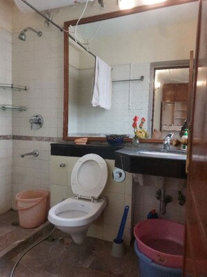 Bathroom in 3 BHK Apartment at DLF Hamilton Court, Sector 27 – for Rent