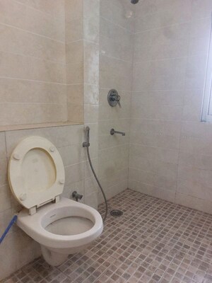 Bathroom in 3 BHK Apartment at DLF Hamilton Court, Sector 27 – for Rent