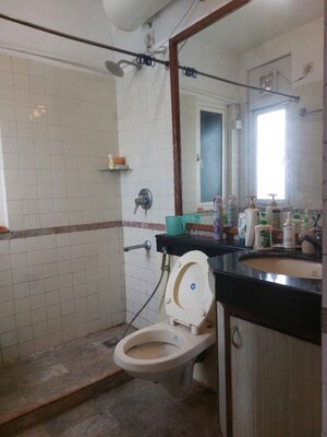 Bathroom in 3 BHK Apartment at DLF Hamilton Court, Sector 27 – for Rent