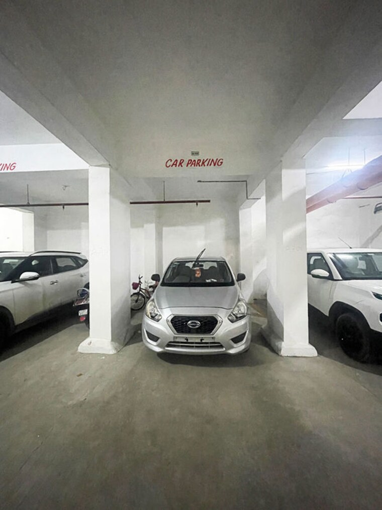  Parking, chandlodia 3 Bedroom 220 Sq.Yd. Apartment In Chandlodia Ahmedabad 10602196