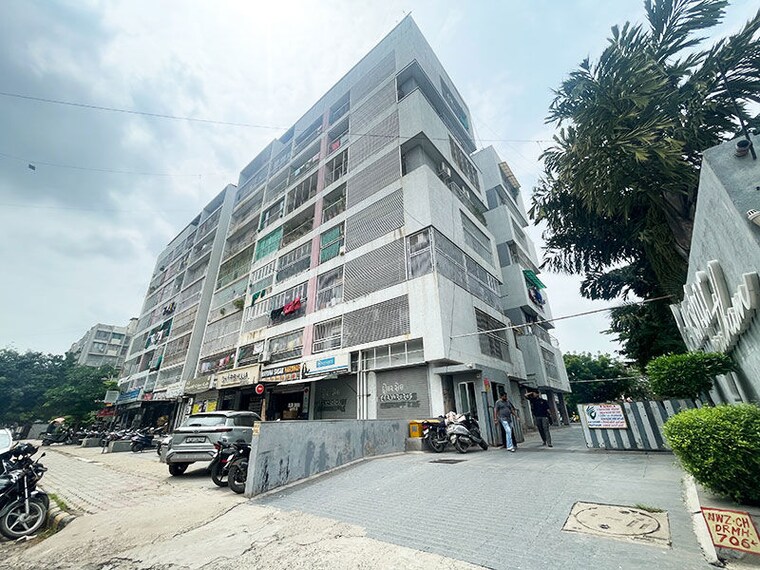 Exterior View, chandlodia 3 Bedroom 220 Sq.Yd. Apartment In Chandlodia Ahmedabad 10602196
