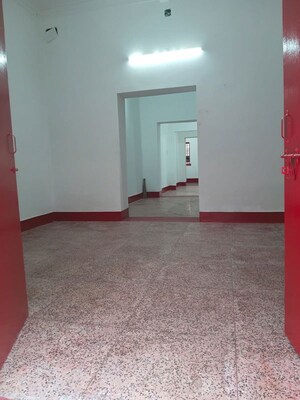 Room in  Office Space at Hazra – for Rent