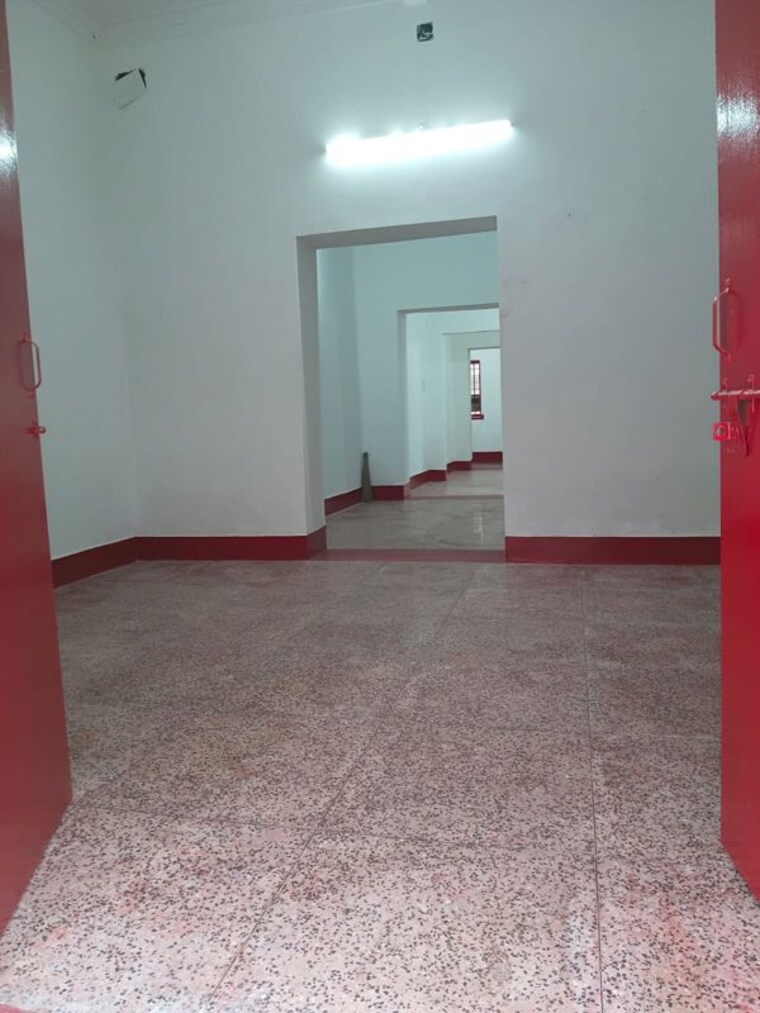 Room, hazra Commercial Office Space 1800 Sq.Ft. In Hazra Kolkata 10602197