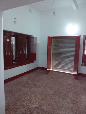 Room in  Office Space at Hazra – for Rent