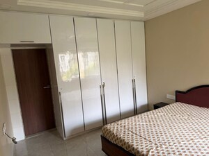 Bedroom in 2 BHK Apartment at Khar West – for Rent