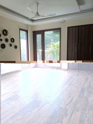 6+ BHK Independent House For Sale in Maharani Bagh