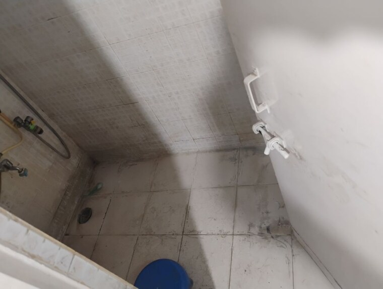 Bathroom, prathamesh-nagari 1 Bedroom 600 Sq.Ft. Apartment In Anand Nagar Pune 10602204