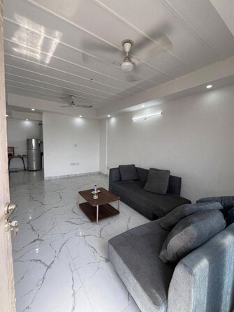 1 BHK + Pooja Room,Study Room,Extra Room 900 Sq.Ft. Builder Floor in Bhargava Palace