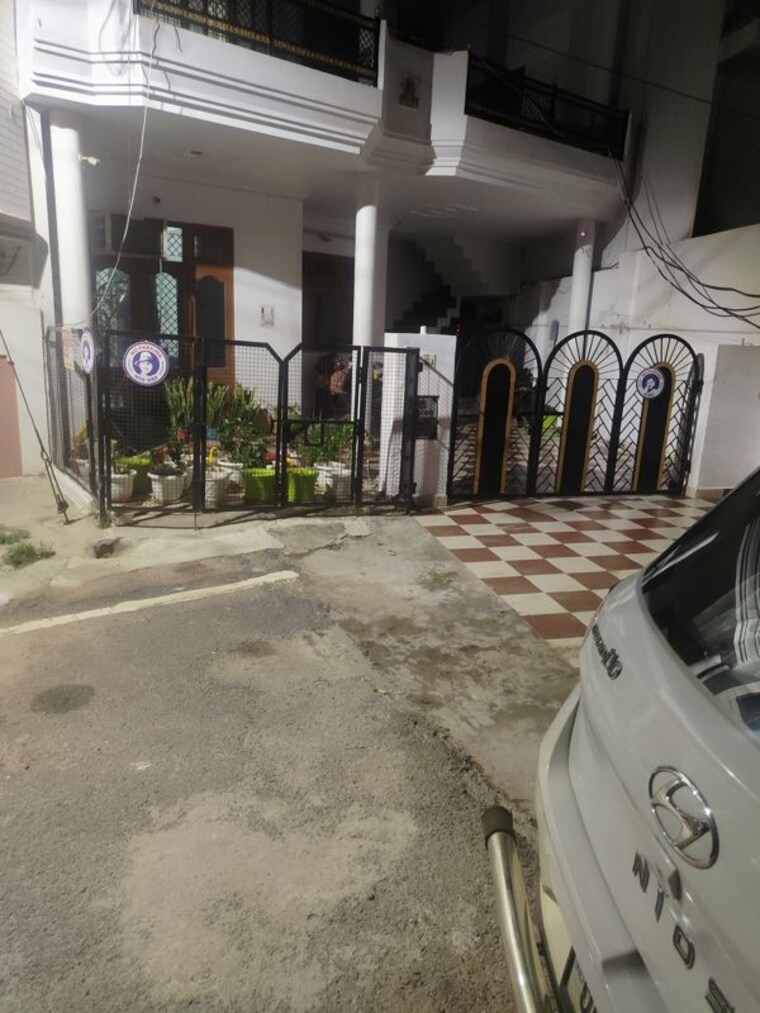  Parking, indira nagar 5 Bedroom 1378 Sq.Ft. Independent House In Indira Nagar Lucknow 10602231