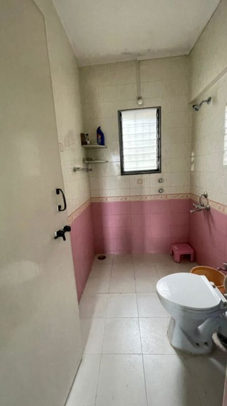 Bathroom, bhusari colony 2 Bedroom 1066 Sq.Ft. Apartment In Bhusari Colony Pune 10602211