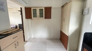 Room in 2 BHK Apartment at Bhusari Colony – for Rent