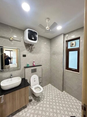Bathroom in 1 BHK Builder Floor at Anamika Enclave, Sector 14 – for Rent
