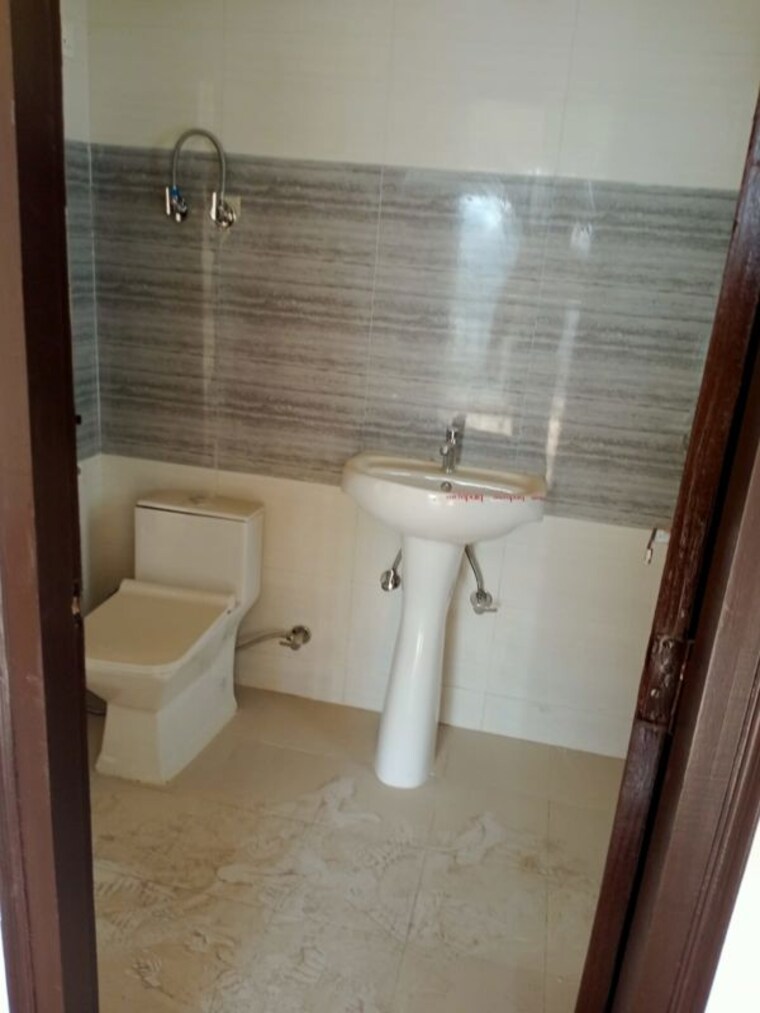 Bathroom, newtech-la-palacia 3 Bedroom 1425 Sq.Ft. Apartment In Tech Zone 4 Greater Noida Greater Noida 10602248