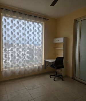 Room in 4 BHK Apartment at Sushma Crescent, Dhakoli – for Sale