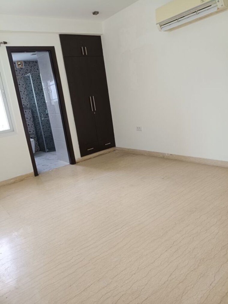 Room, new friends colony 6 Bedroom 508 Sq.Yd. Independent House In New Friends Colony Delhi 10602272