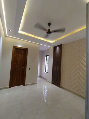 Room in 4 BHK Builder Floor at Divya Angels, Indrapuram – for Rent