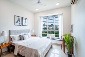 Bedroom in 2.5 BHK Apartment at Oberoi Realty Woods, Goregaon East – for Sale