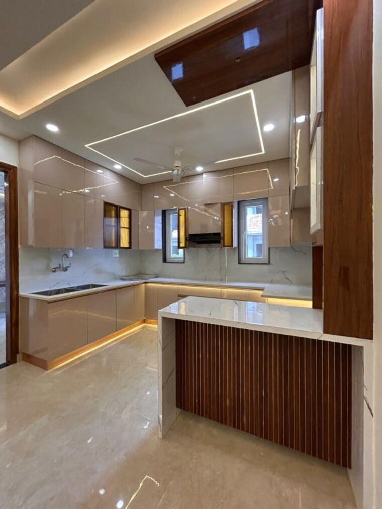 Kitchen, bptp-district-phase-2 3 Bedroom 178 Sq.Yd. Builder Floor In Sector 84 Faridabad 10602288