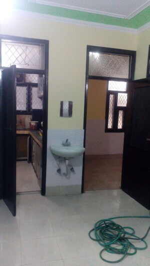  2 BHK Builder Floor at Zakir Nagar – for Sale