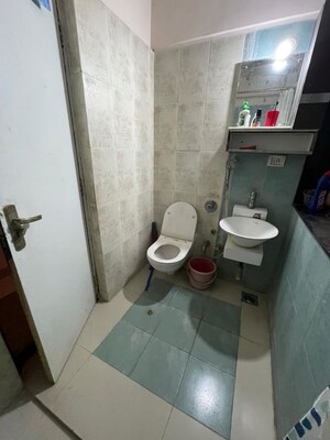 Washroom in 3 BHK Apartment at Satellite Tower, Goregaon East – for Rent