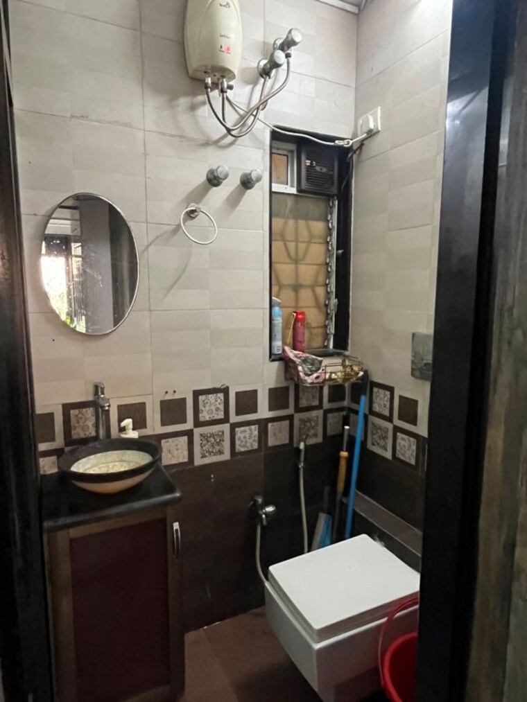 Washroom, satellite-tower 3 Bedroom 1150 Sq.Ft. Apartment In Goregaon East Mumbai 10602324