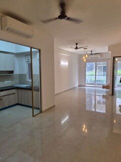 3 BHK + Servant Room,Store Room Apartment For Rent in Smart World Orchard