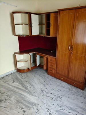 Furnished Amenities in 3 BHK Builder Floor at Naraina – for Rent
