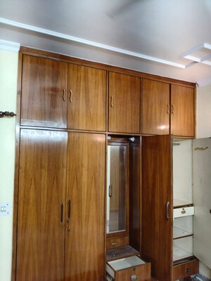 Furnished Amenities in 3 BHK Builder Floor at Naraina – for Rent