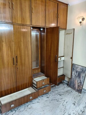 Furnished Amenities in 3 BHK Builder Floor at Naraina – for Rent