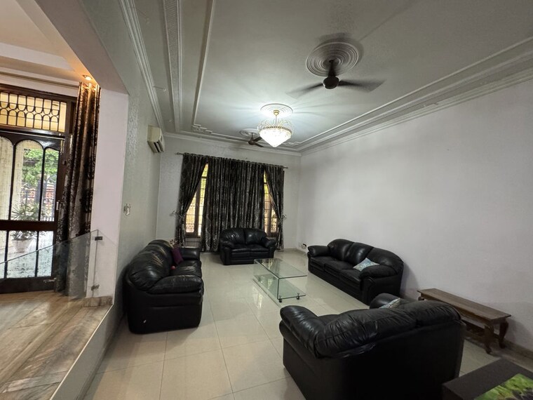 Living Room, sector 4 4 Bedroom 4650 Sq.Ft. Independent House In Sector 4 Panchkula 10602329