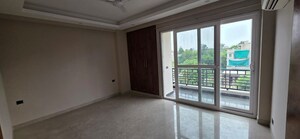 Room in 3 BHK Apartment at DLF Alameda, Sector 73 – for Rent