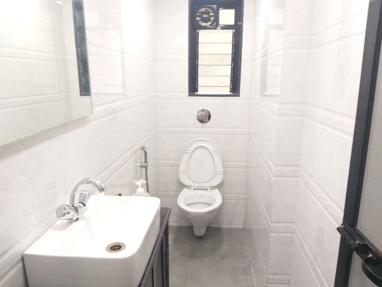 Bathroom, flower-queen 1 Bedroom 675 Sq.Ft. Apartment In Andheri West Mumbai 10602399