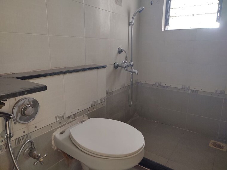 Bathroom, konark-splendour 1 Bedroom 685 Sq.Ft. Apartment In Kalyani Nagar Pune 10602425