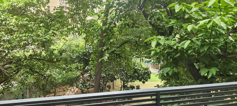 Balcony, south city 2 3 Bedroom 182 Sq.Yd. Builder Floor In South City 2 Gurgaon 10602391