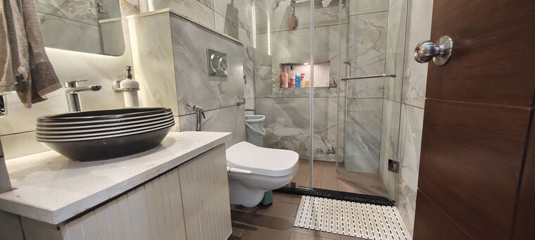 Bathroom, south city 2 3 Bedroom 182 Sq.Yd. Builder Floor In South City 2 Gurgaon 10602391