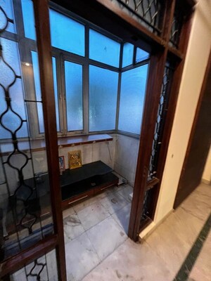  3 BHK Builder Floor at Naraina – for Rent