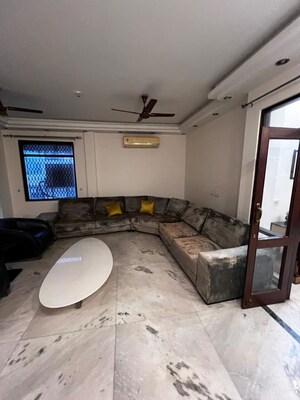 3 BHK Builder Floor For Rent in Naraina