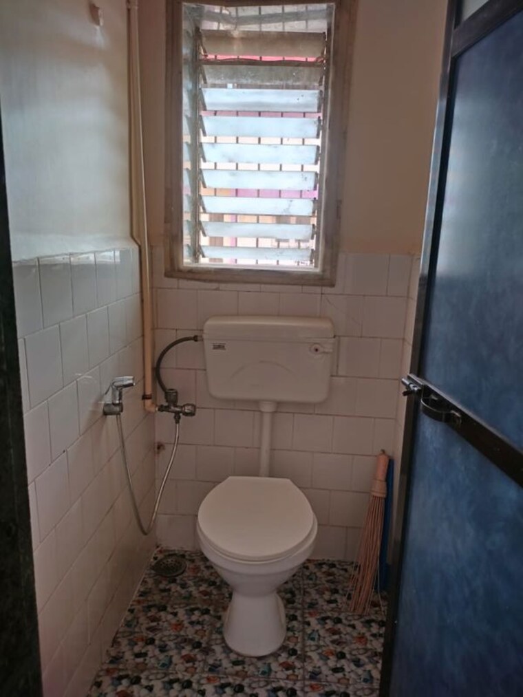 Bathroom, vrindavan-chs-thane-west 1 Bedroom 510 Sq.Ft. Apartment In Vrindavan Society Thane 10602396