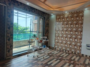 Room in 3 BHK Builder Floor at Sector 57 – for Rent