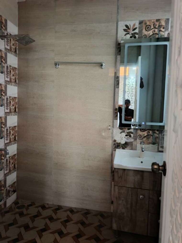 Bathroom, sector 57 3 Bedroom 2500 Sq.Ft. Builder Floor In Sector 57 Gurgaon 10602442
