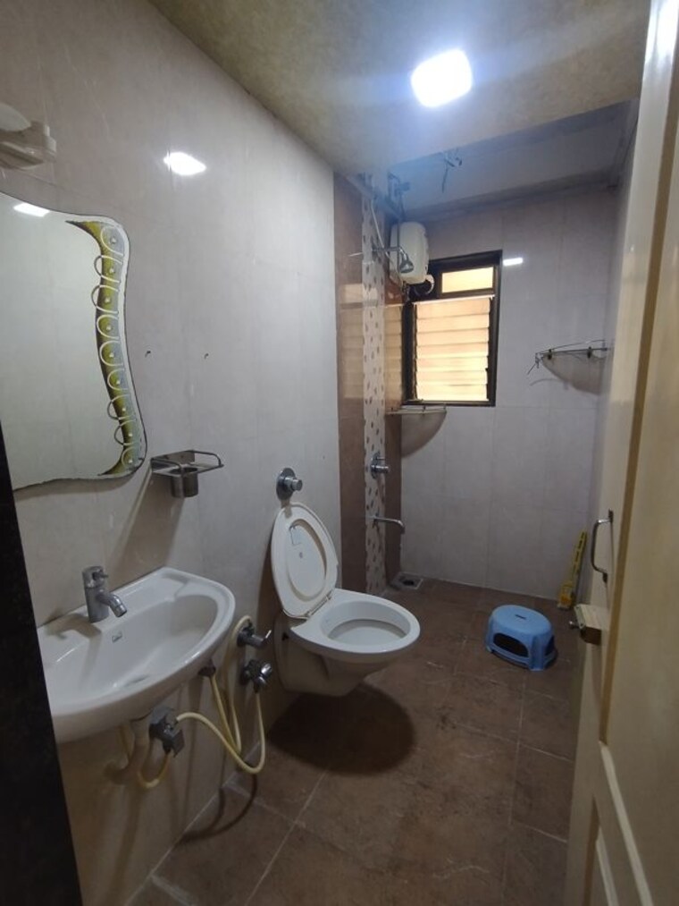 Bathroom, shree-satya-shankar-residency 2.5 Bedroom 805 Sq.Ft. Apartment In Manpada Thane 10602443