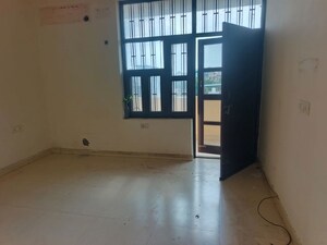 Room in 2.5 BHK Builder Floor at Ardee City, Sector 52 – for Rent