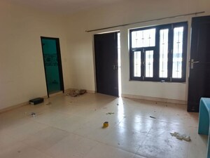 Room in 2.5 BHK Builder Floor at Ardee City, Sector 52 – for Rent