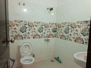 Bathroom in 2.5 BHK Builder Floor at Ardee City, Sector 52 – for Rent
