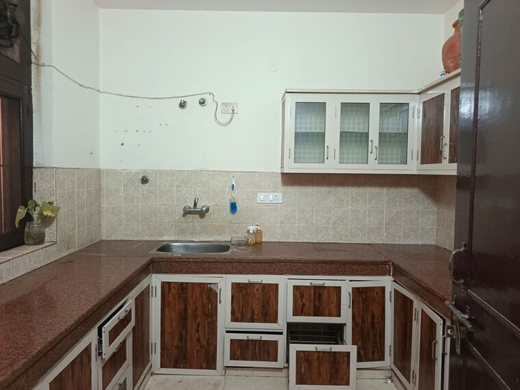 Kitchen, ardee-city 2.5 Bedroom 1200 Sq.Ft. Builder Floor In Sector 52 Gurgaon 10602473