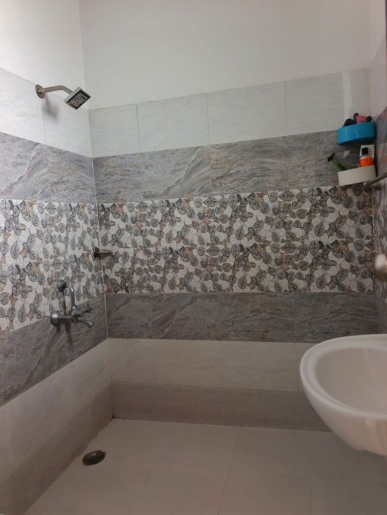 Bathroom, ardee-city 2.5 Bedroom 1200 Sq.Ft. Builder Floor In Sector 52 Gurgaon 10602473