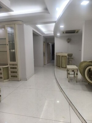 Parking in 2 BHK Apartment at Sector 7 Dwarka – for Rent