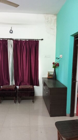 Living Room in 3 BHK Apartment at Kt Nagar – for Rent