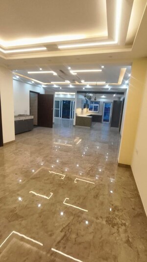 Room in 3 BHK Builder Floor at Ansal Palam Triangle, Palam Vihar Extension – for Rent