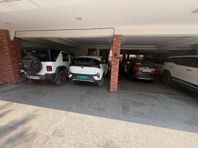  Parking, ansal-palam-triangle 3 Bedroom 1800 Sq.Ft. Builder Floor In Palam Vihar Extension Gurgaon 10602514
